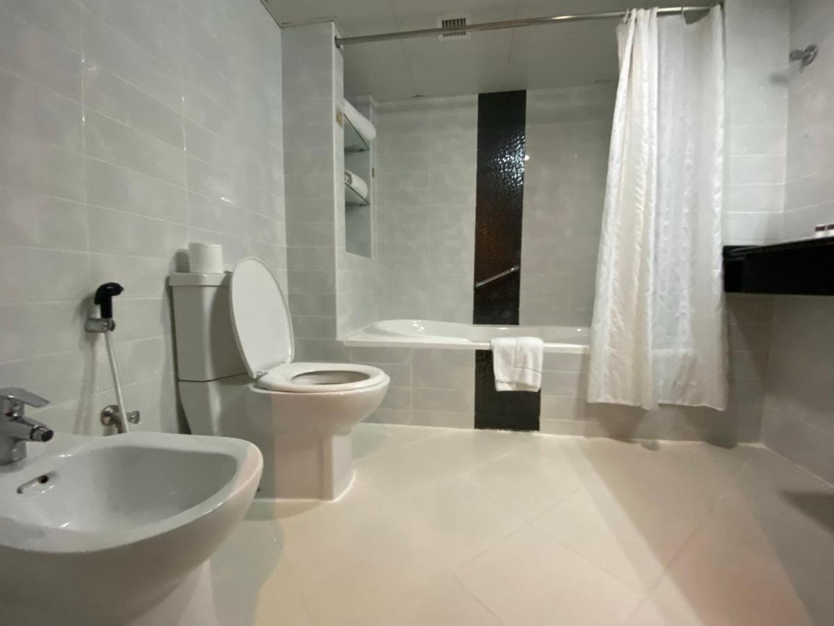 Phoenix Plaza Hotel Apartments Abu Dhabi Exterior foto